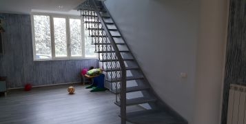 Bien fait mobirolo! Nouvelle installation escalier moderne Fly Chrome